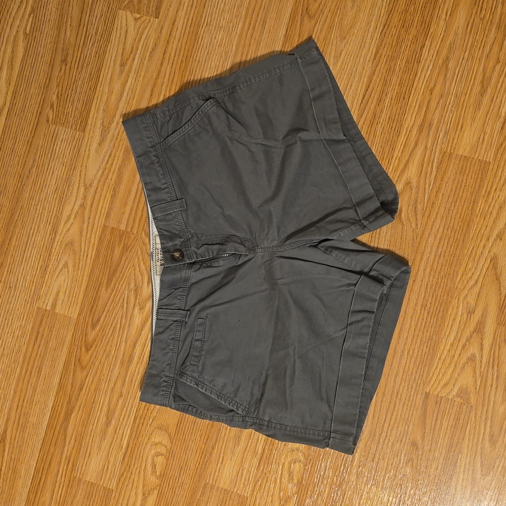 Old Navy Gray 5" short
